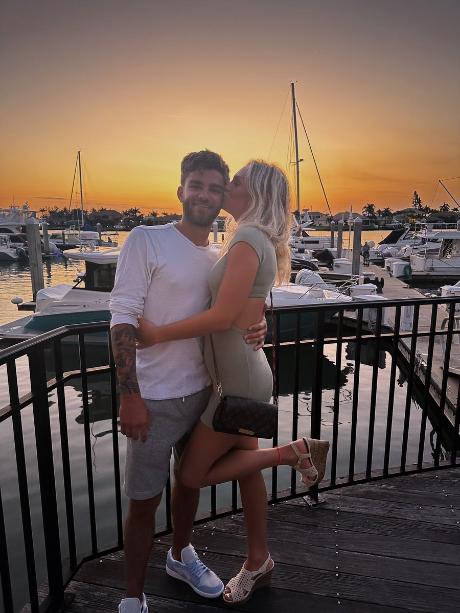 RaZerRC's tweet photo. An amazing 2 weeks in Florida with my baby girl @Molly_mahoney_ https://t.co/VX0begwttz