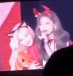 satzuthinker's tweet image. the category is sana giving tzuyu back hugs in big stages