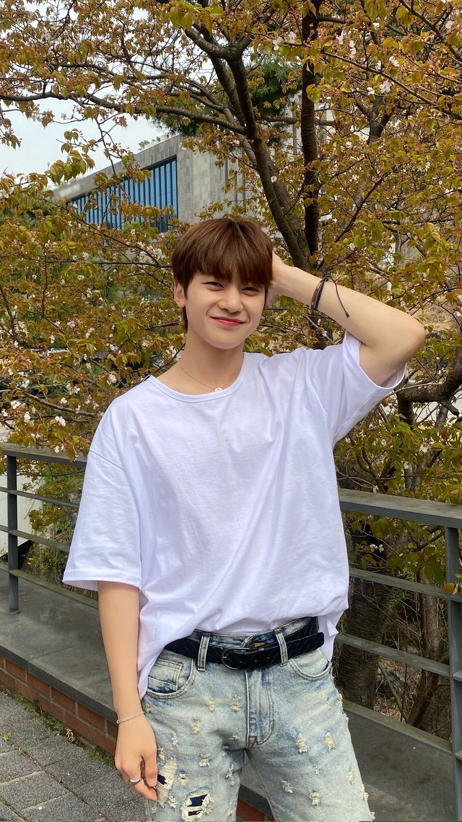 Miimilkybo's tweet image. #OnlyForMATTHEW 

Seokryudans use this # ❤️
And let's make Matthew debut &amp;lt;3