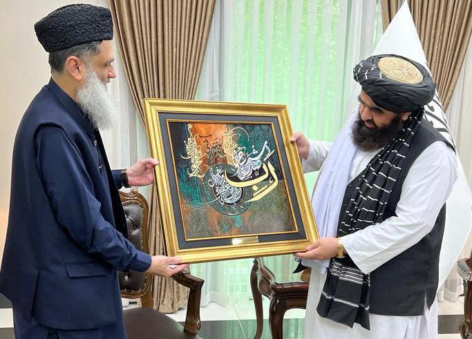 Called on @FMMuttaqi Discussed a wide range of issues of mutual interest. Honored to present Quranic calligraphy by renowned Pakistani artist & Naqash e Masjid-e-Nabvi Asghar Ali. Shared heritage that we cherish and celebrate together. @BBhuttoZardari @HinaRKhar @ForeignOfficePk