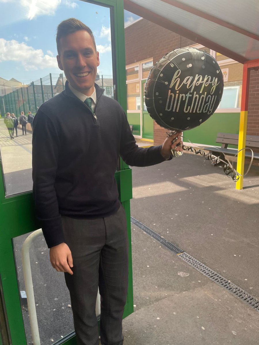 I’ve always been fortunate enough to have my birthday fall in the Easter holidays.

NOT THIS YEAR! 

Still, the English team treated me to a birthday balloon to keep my spirits high! 🎈