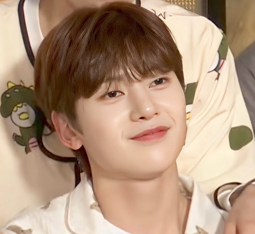 sweetseokryu's tweet image. my cutie patootie will debut in 2 days!  #OnlyForMatthew