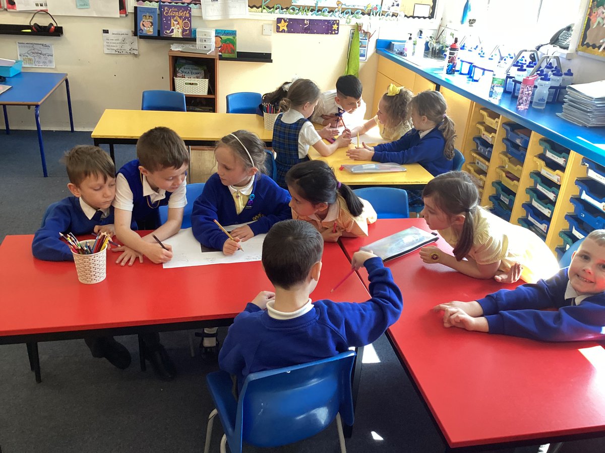 Who was the most helpful person during the Great Fire of London? 🔥🚒 Was it King Charles II, Samuel Pepys or Thomas Farriner? The results are in! We put forward our argument and the judges made a decision 🔥💦 <a href="/QueensCoEURC/">Queen's Park C.E/U.R.C. Primary School</a> <a href="/MissLuntQP/">Miss Lunt</a>