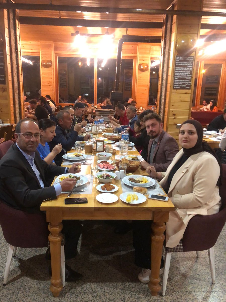 yeniparti61's tweet photo. 📍Uzungöl
Milletvekili Adaylarımız Sibel Suiçmez, Ahmet Kaya, İlker Akıncı, Mustafa Erdi Çakır, İlçe Başkanımız İsmail Sarı, İl GK Sekreterimiz Efnanur Üçüncü, İl GK Saymanımız Bahadır Şahinkaya, ve örgütümüz ile birlikte Uzungöl’lü yurttaşlarımızla iftarda bir araya geldi. https://t.co/1QShYQnAn3