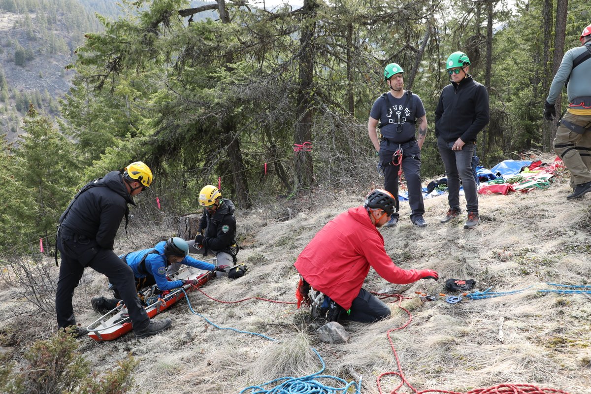 CoquitlamSAR's tweet photo. This past weekend, 5 members of Coquitlam SAR along with members of 17 other SAR teams across the province attended a rope rescue exercise hosted by @okrescue at Myra Canyon https://t.co/S82Taoejfr