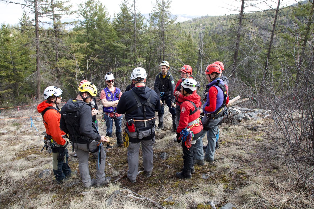 CoquitlamSAR's tweet photo. This past weekend, 5 members of Coquitlam SAR along with members of 17 other SAR teams across the province attended a rope rescue exercise hosted by @okrescue at Myra Canyon https://t.co/S82Taoejfr