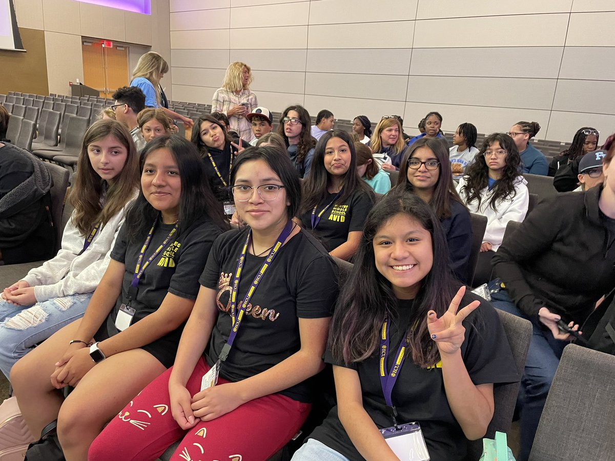 Manteo Middle AVID tweet media