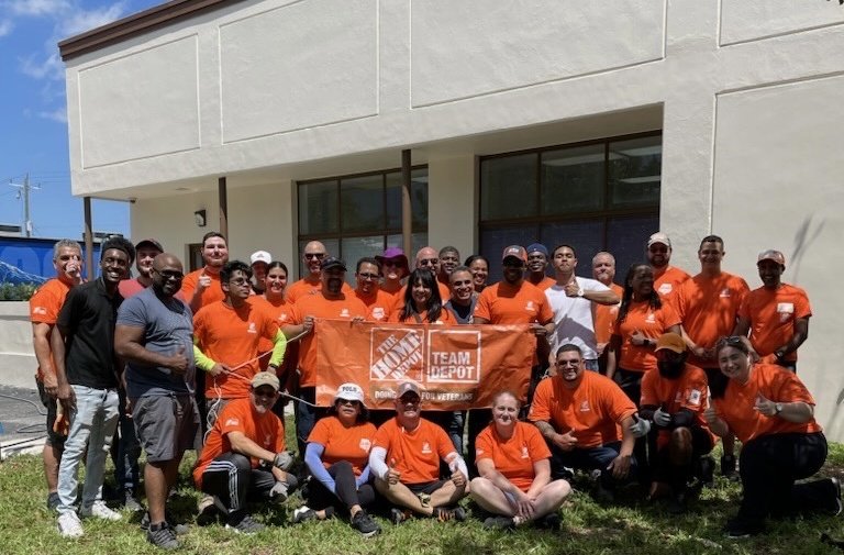 How Doers Get More Done!! Another Team Depot in the books 💪💪 🛠 🚚 #DaleMiami #DFCMDOFLEET5841 #TeamDepot