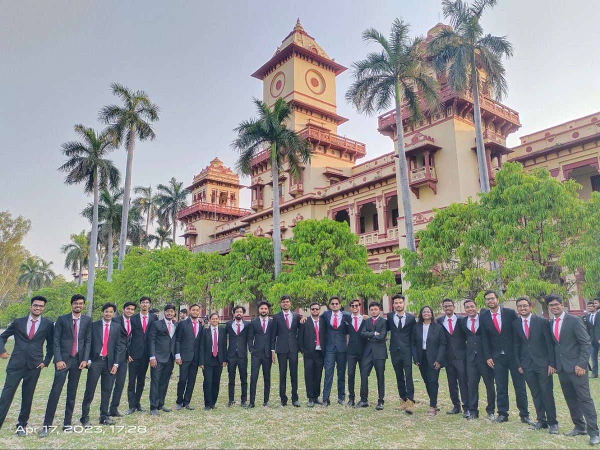 Pushpendra6202's tweet photo. Mechanical engineering IDD Batch 2023 farewell ❤️.
#iitbhu #Varanasi #mechanicalengineering #classof2023 https://t.co/A0IvVwOb8T
