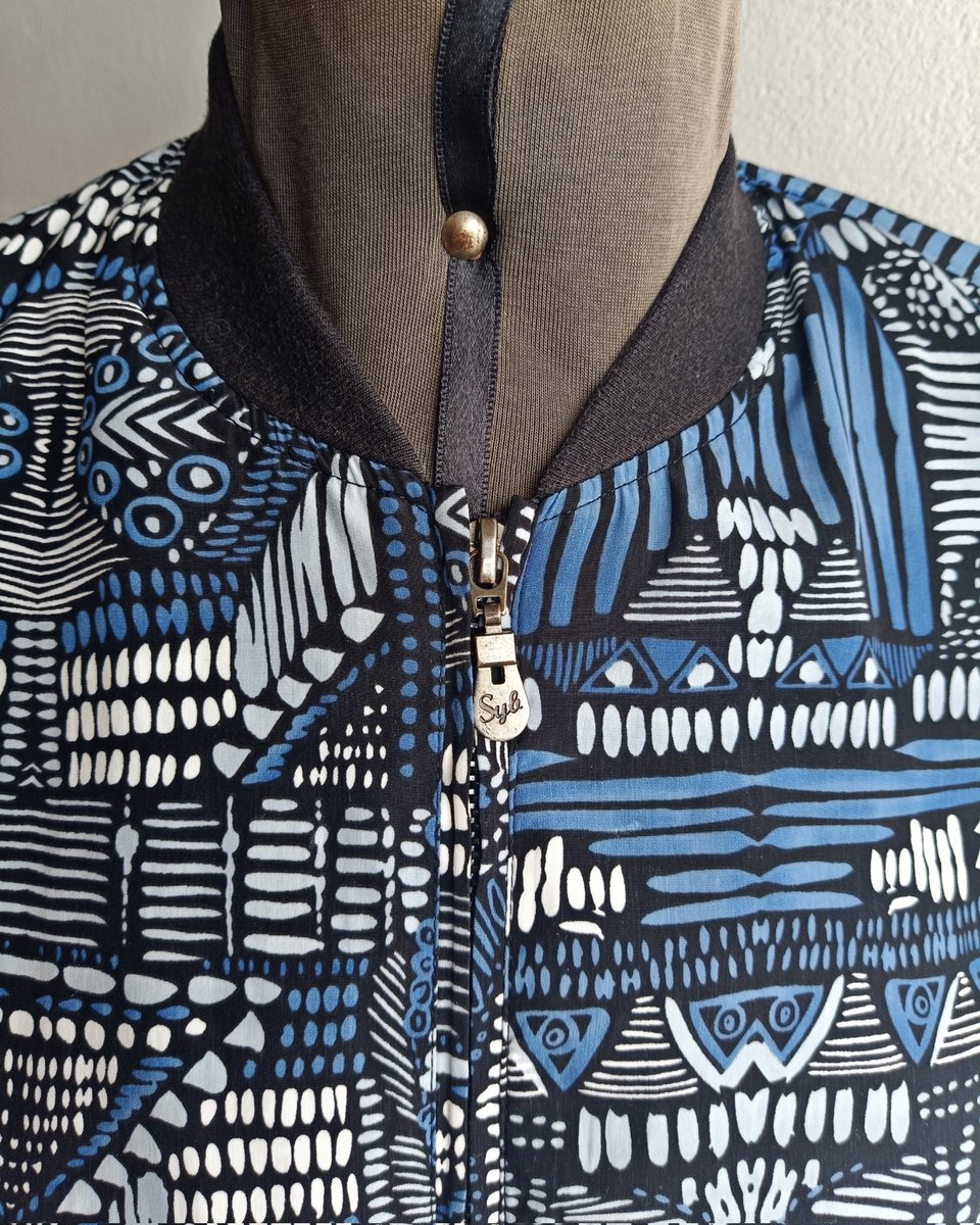 ReinvencionRopa's tweet image. ⚡ Casaca windbreaker de la marca #Sybilla Disponible en talla M
Estado 10/10 💚♻️

#OFERTA 25 SOLES 💥💥💥

📦 ENVÍOS A TODO EL PERÚ 🇵🇪