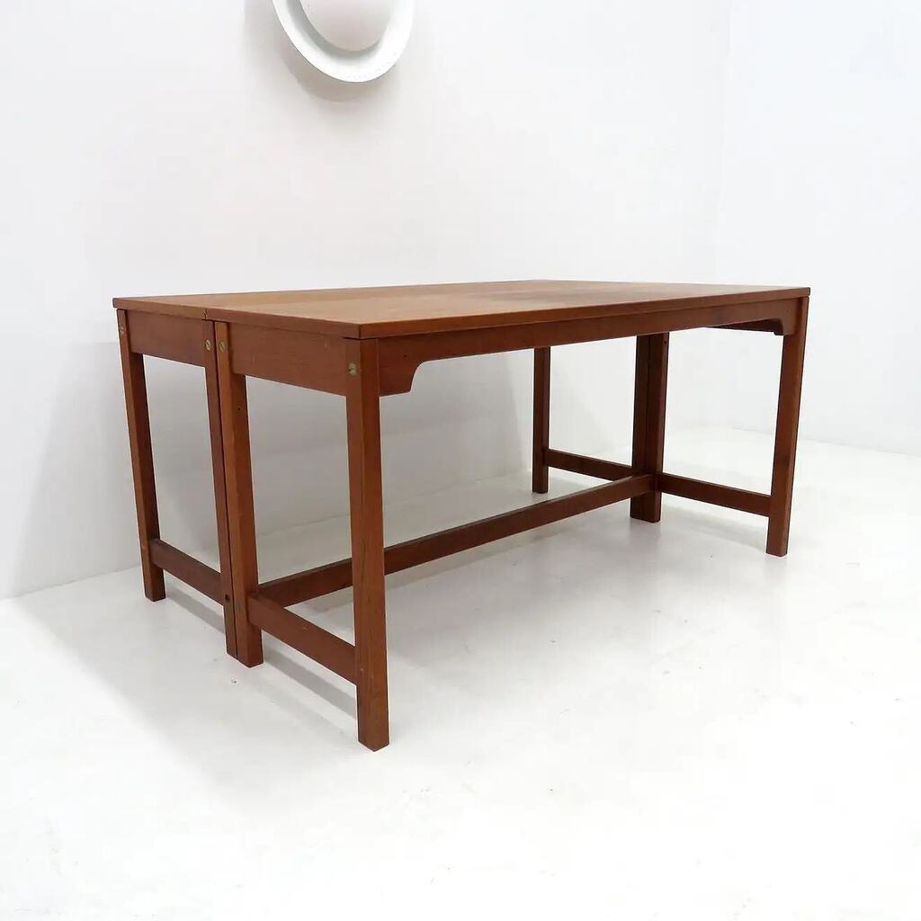 GalleryL7's tweet photo. Børge Mogensen Teak ‘Partner’s’ Desk for AB Karl Anderson, 1960 #galleryl7 #borgemogensen #partnersdesk #karlandersson #karlanderssonochsöner #teak #midcenturymodern #danishmodern #1960s #interiordesign #officedesign #losangeles #melrose #1stdibsdealer https://t.co/HxdsxNCLU3 https://t.co/2acpcGNtAW