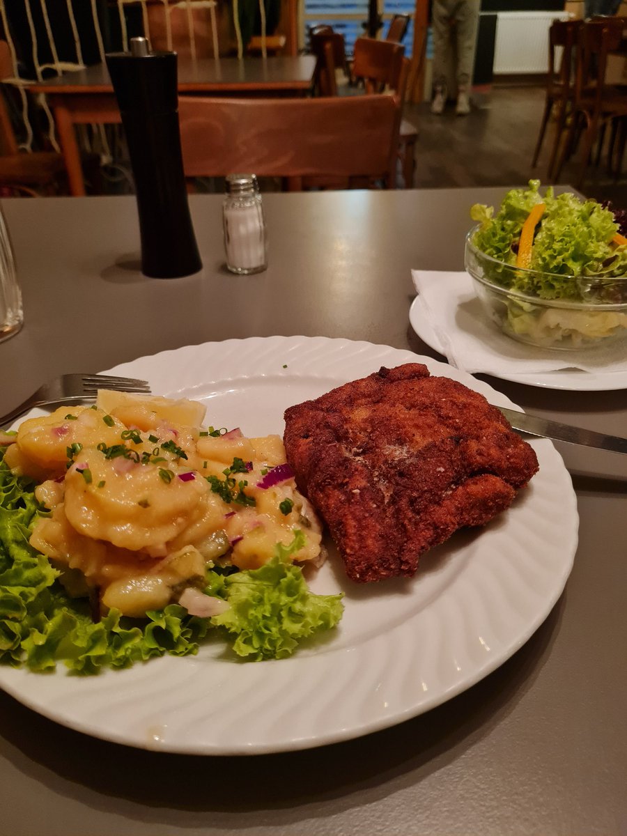 PumpKingAlex's tweet photo. Vienna has some good food 💯 https://t.co/nAAGKJcZi7