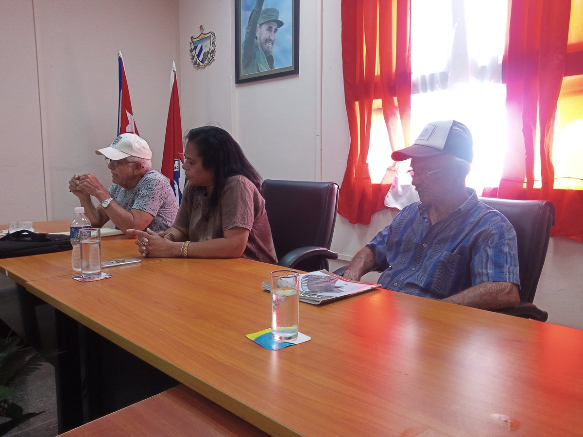 AnelisCeruto's tweet photo. El SPTCD realiza un encuentro con la Historia con combatientes de Playa Girón. Participan Cuadros Sindicales y Trabajadores.
#AbrilDeVictorias 
#GironDeVictorias 
#CubaViveEnSuHistoria https://t.co/pZm3qZqKkq