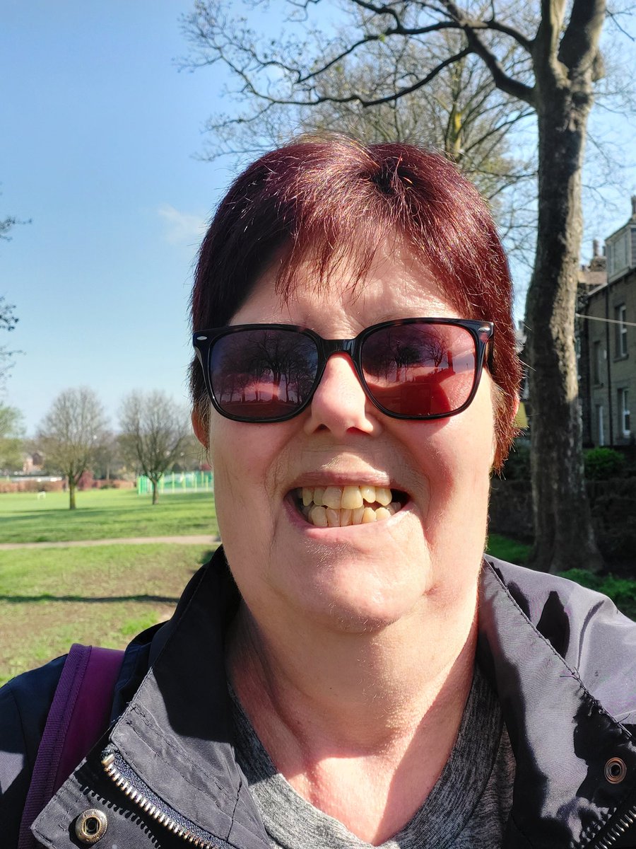 ARoclawski's tweet photo. On my way to the gym, so lucky to have such a lovely walk through the park going to the fantastic Bramley Baths! #Bramleypark #Bramleybaths https://t.co/4JPNV5Yj8Y