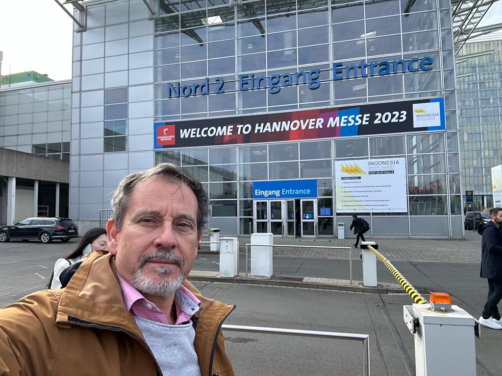 aitalentum's tweet photo. 🙋🏻‍♂️Queremos agradecer a @Siemens 👏 la oportunidad de acudir a la Feria de Hannover⭐️, la feria  líder mundial de la industria🏭🌍  - @hannover_messe #HM23. 

⬇️Por aquí  unas fotos del evento y de los avances, soluciones y tecnología más innovadora para la industria📸: https://t.co/oJzsveho6s