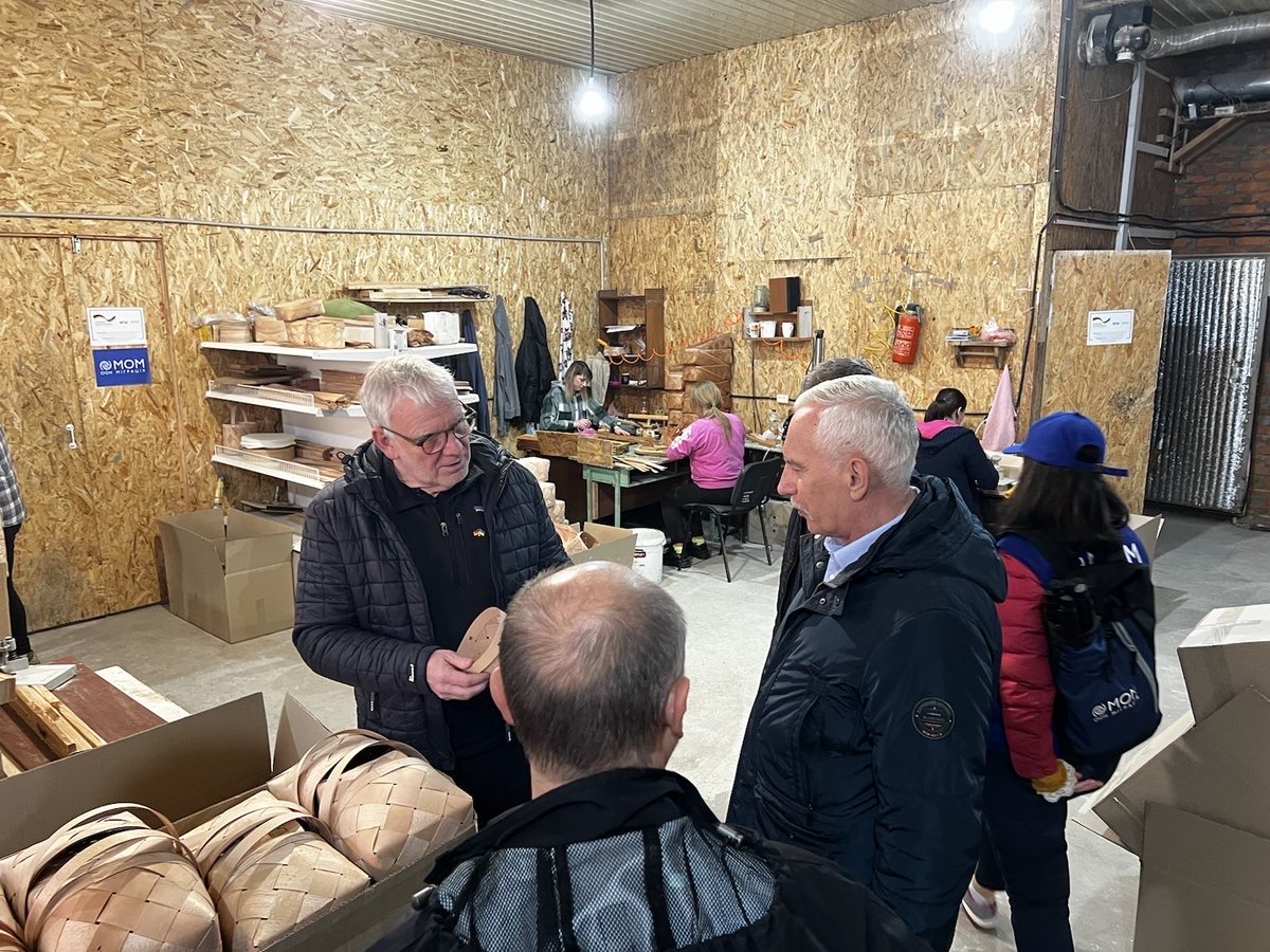JochenFlasbarth's tweet photo. In #Borodyanka ist das Gebäude der Firma Eco-Basket vor einem Jahr beim russischen Angriff vollständig zerstört worden. Im Rahmen unserer Wiederaufbauunterstützung für die #Ukraine haben wir die Modernisierung des Unternehmens gefördert. https://t.co/q3mijXLe4M