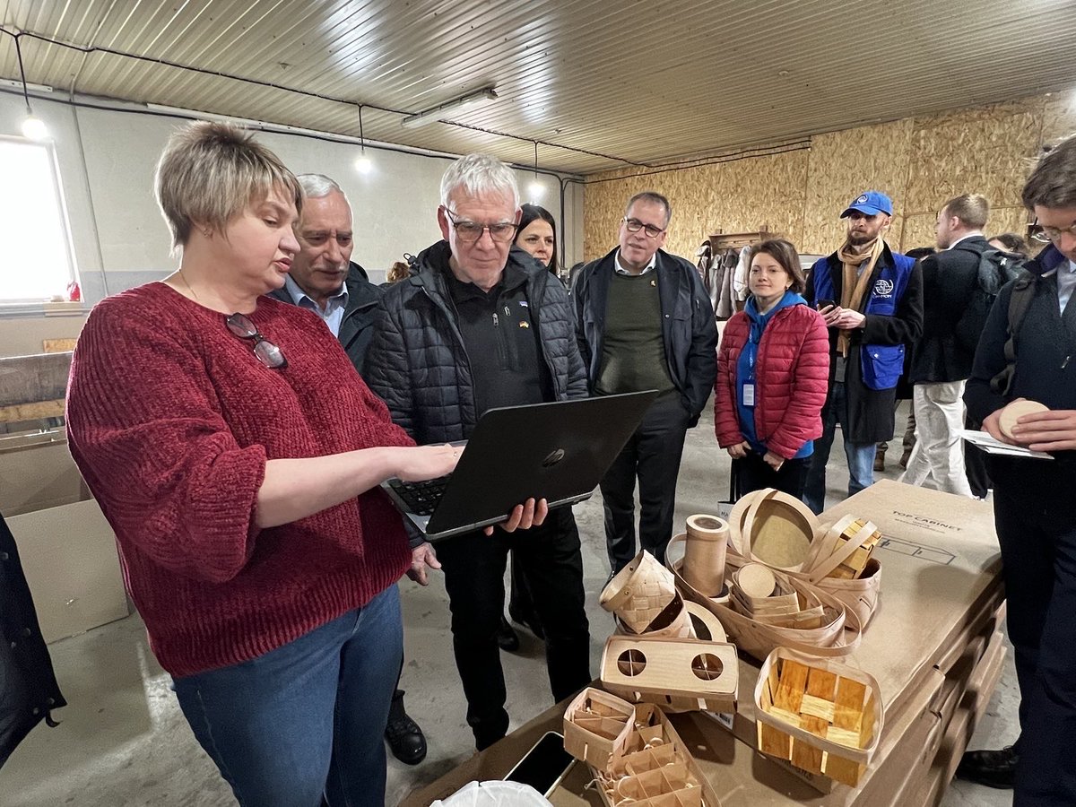 JochenFlasbarth's tweet photo. In #Borodyanka ist das Gebäude der Firma Eco-Basket vor einem Jahr beim russischen Angriff vollständig zerstört worden. Im Rahmen unserer Wiederaufbauunterstützung für die #Ukraine haben wir die Modernisierung des Unternehmens gefördert. https://t.co/q3mijXLe4M