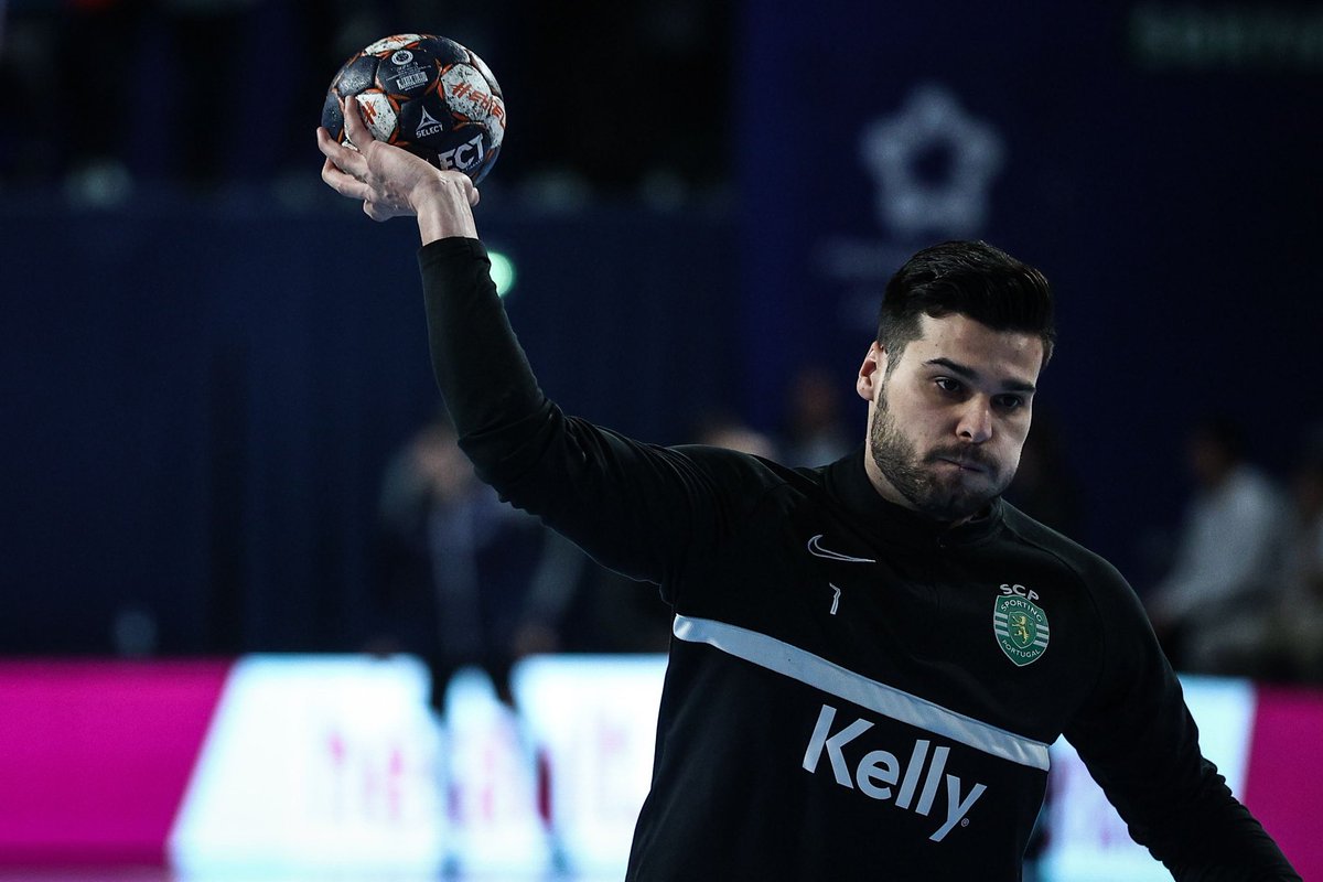 SCPModalidades's tweet photo. 📸 Aquecimento feito. É hora de 𝐀𝐂𝐑𝐄𝐃𝐈𝐓𝐀𝐑 🤩
#AndebolSCP #MHBSCP #ehfel https://t.co/jlDgqTzF0B