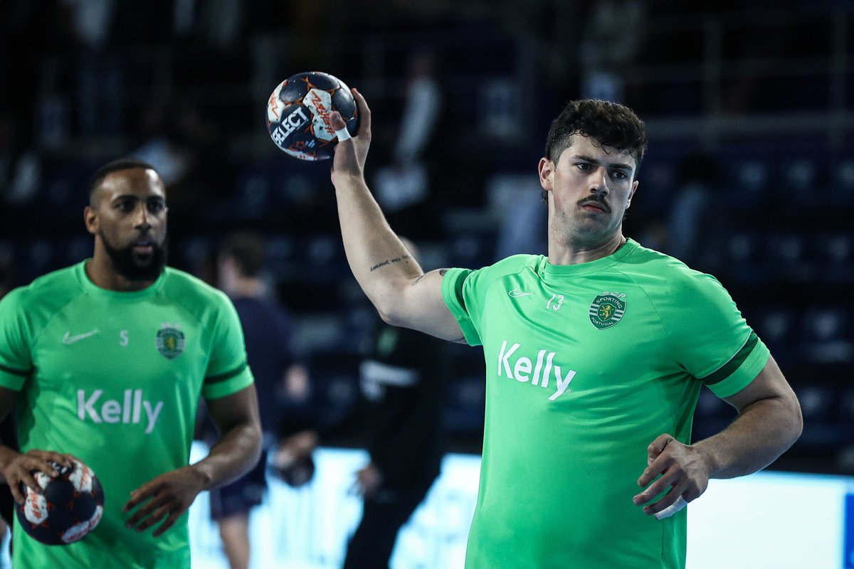SCPModalidades's tweet photo. 📸 Aquecimento feito. É hora de 𝐀𝐂𝐑𝐄𝐃𝐈𝐓𝐀𝐑 🤩
#AndebolSCP #MHBSCP #ehfel https://t.co/jlDgqTzF0B