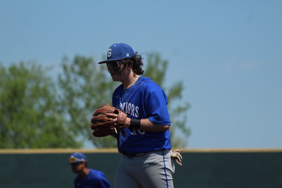 YtTrillz's tweet photo. A couple of photos from our last few games I was playing 1b this game https://t.co/SGgakKB58l