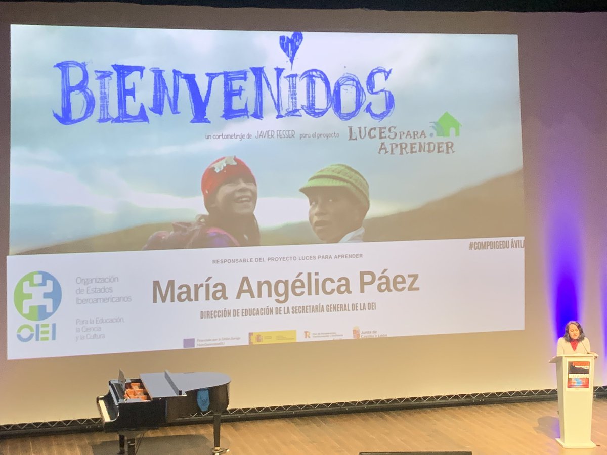 CraValleAmbles's tweet photo. Nuevas experiencias, conocimientos y gente interesante @sailormerqury en la II Jornada de #CompDigEdu_CyL_AV . GRACIAS https://t.co/q7G5zhtNzW