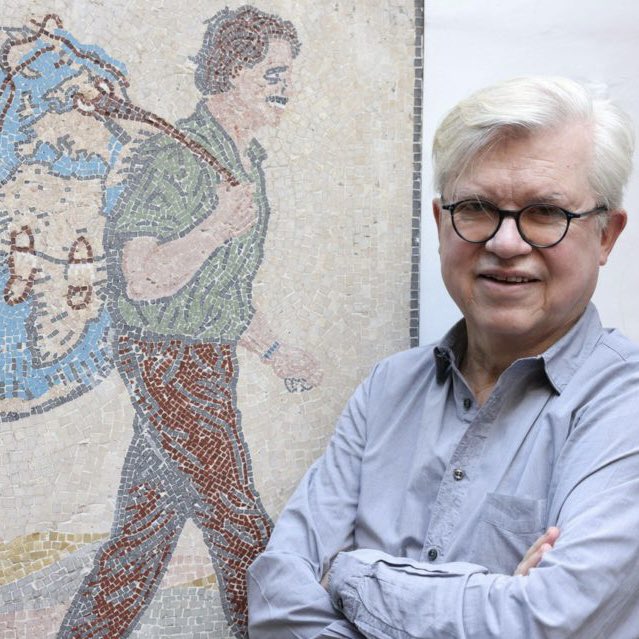 🇫🇷 Le Guide du Routard fête ses 50 ans ! En 1973, après 18 refus, Philippe Gloaguen fait éditer son récit de voyage à petit budget sur la route des Indes ! Aujourd’hui c’est une référence mondiale avec près de 55 millions d'exemplaires vendus ! 👏 (Le Figaro)

📸 maxppp