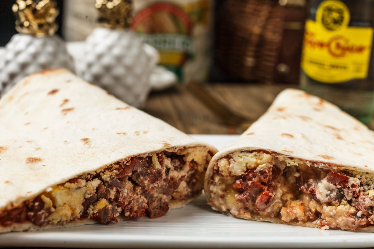 For breakfast or dinner, another delicious option to share.

We have the best baleadas of the town!

#baleadas  #IdealMarket   #WeSpeakFresh  #deliciousfood