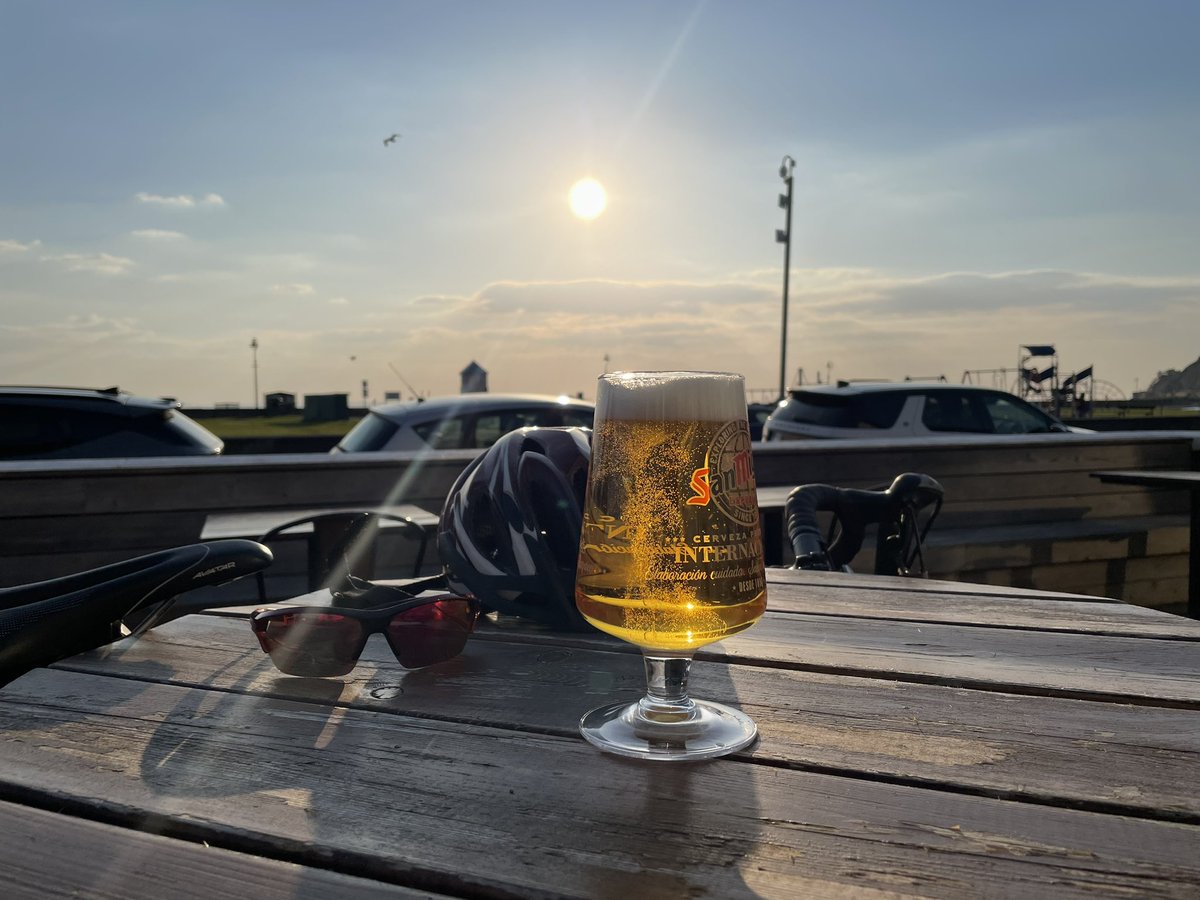 leojrenrag's tweet photo. I’ve still got it (just about)
Perfect post-work refresher.
#cycling #gogleddcymru #gogarth #seiclo #happydays #sanmiguel https://t.co/qWmxH2bKYo