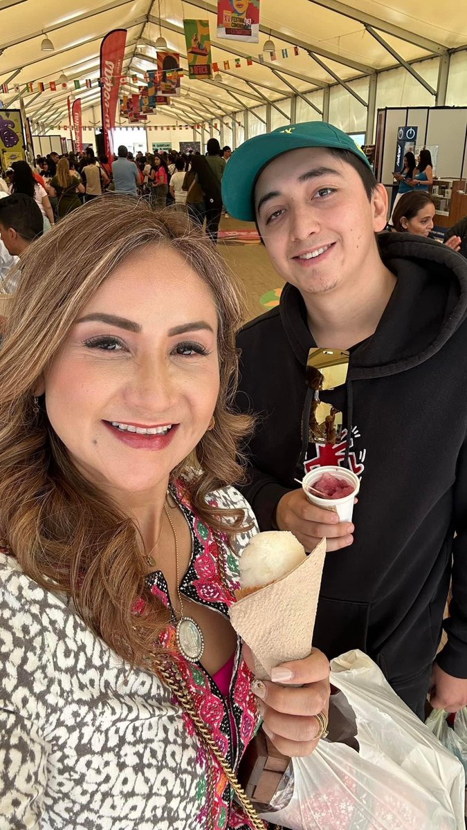 SoniaRocha1qro's tweet photo. En esta ocasión como en otras pudimos disfrutar mi familia y su servidora de #ComunidadesExtranjeras, quiero compartir mi felicidad de pasar tiempo con mi #ChipDeEncendido #MiMotor https://t.co/LWKrk8vPFC