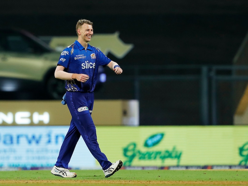 iSriKhare's tweet photo. Appreciation Post for Riley Meredith. His Yorkers were just excellent, make him play all the matches from here now. 
Very Well Played Meredith
#MIvsSRH #IPL2023 #SRHvMI #RileyMeredith #MumbaiIndians https://t.co/BKFwqgFRqL