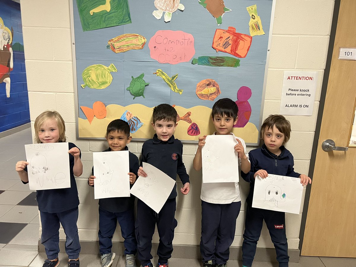 STCKinders's tweet photo. Having a whale of a good time in room 101!🐳 #oceaninquiry #whales #arthub #drawingfun https://t.co/SGvRGQqbb7