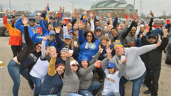 citytoursmke's tweet photo. We're your GO-TO for private group tailgating services, taking you and your friends straight to the Brewers tailgate at AmFam Field. ⠀
⠀
Say goodbye to the hassle of planning and hello to drinks, barbecue, and the ultimate Brewers fan experience.

https://t.co/BAcV3RxjgF⠀ https://t.co/K0jQmOiDwQ