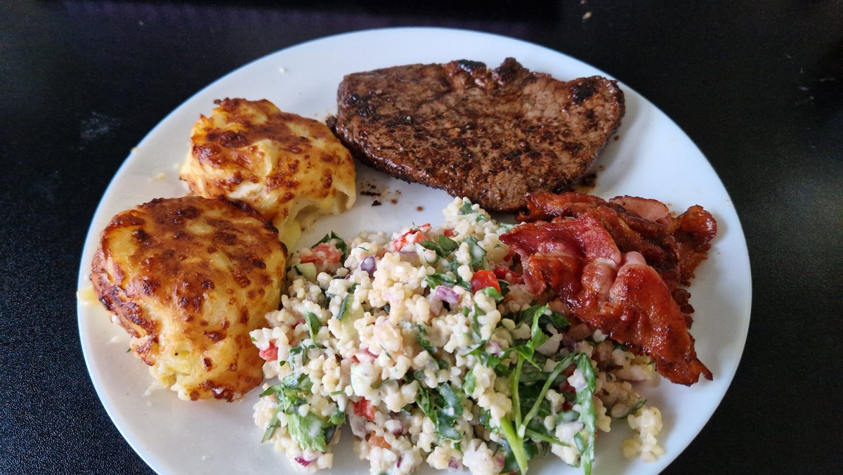 Lækkerierne for i aften😋

Og så har jeg brugt 12k på en seng i dag så den står på havregryn de næste par dage🥲😂