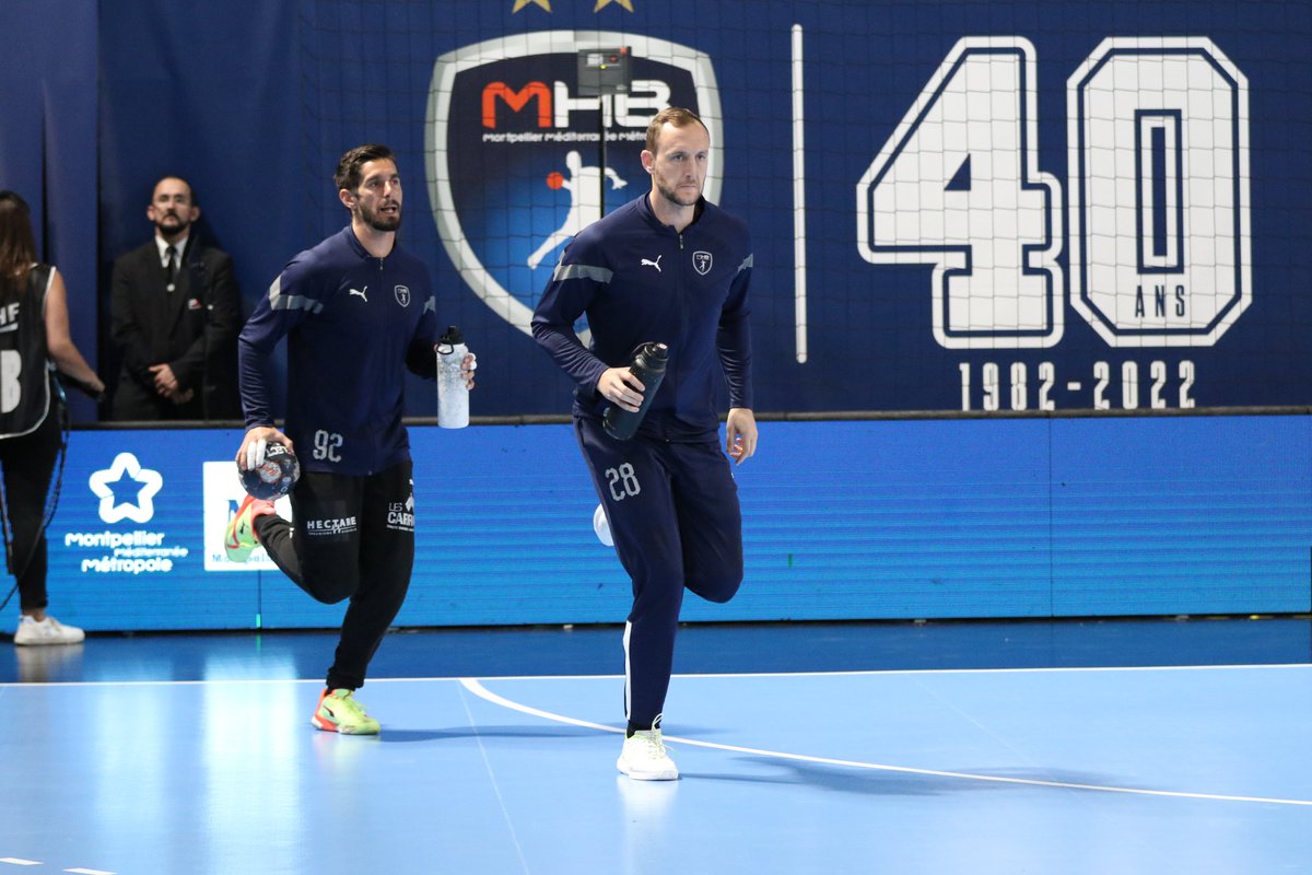 mhbofficiel's tweet photo. #MHBSCP 📸 A quelques minutes d'un quart de finale de Coupe d'Europe... 👊🔵⚪ https://t.co/opQstiLZlf