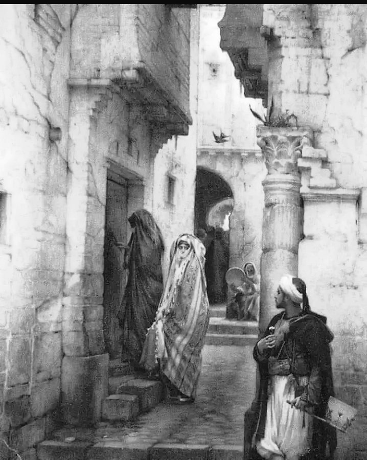 ChangedPerson33's tweet image. وہ الگ بات ہے کہ سیڑھی میرے زوال کی تھی۔۔
مگر تمہاری وہ پل بھر کی نظر کمال کی تھی۔۔۔

منقول~
#ISHQ