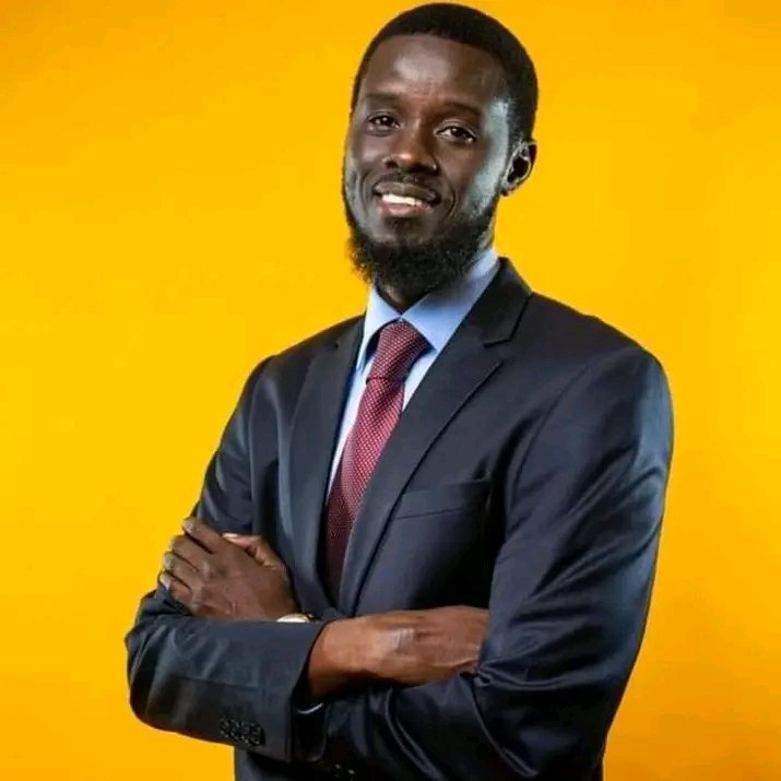 SModouSamb07's tweet photo. Que des juges corrompus dans ce pays à la solde d'un dictateur assoiffé de pouvoir.
#Feee @DiomayeFaye
#FreeOtagesPolitiques✅
#FreeSenegal🇸🇳
#Résistance✊🏾 https://t.co/se6ifiVPlK