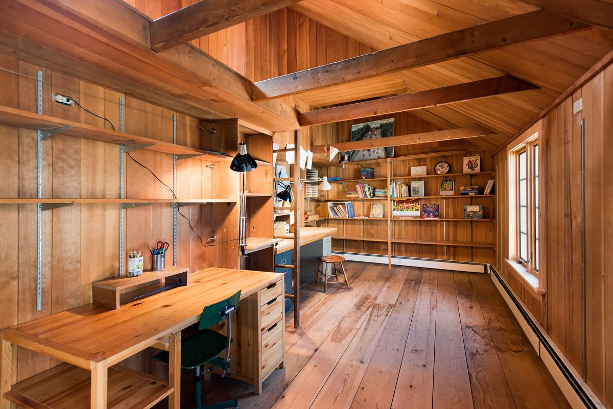 austinkleon's tweet photo. Illustrator @EdEmberley’s 17th century house on the Ipswich River in Massachusetts is about to go on sale 

He raised his family and created all his books there

https://t.co/rD6A7gufB3

Some pictures: https://t.co/Dq9hyO7yXe