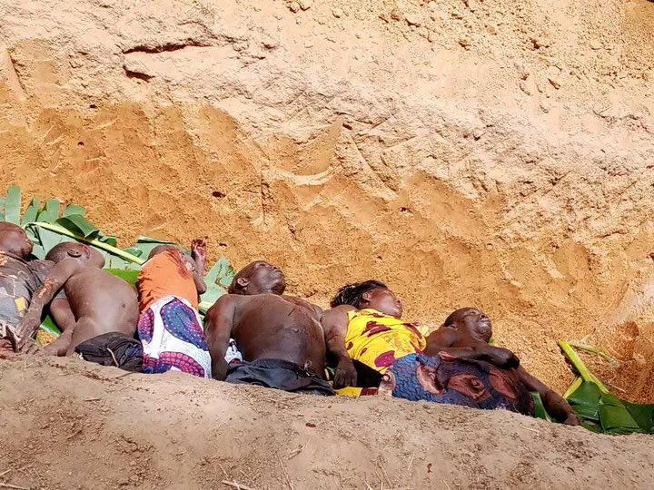 mrjaypappy1914's tweet photo. Scenes from Southern Kaduna and as usual @elrufai and his benefits @B_ELRUFAI are quiet because it's christians being killed....
David Hundeyin blessing ceo ambode victor Osimhen hymn 444 Aisha Binani Chelsea #CHERMD mr Peter Obi Mount Potter Lampard fintri https://t.co/jmhFDv1o1i