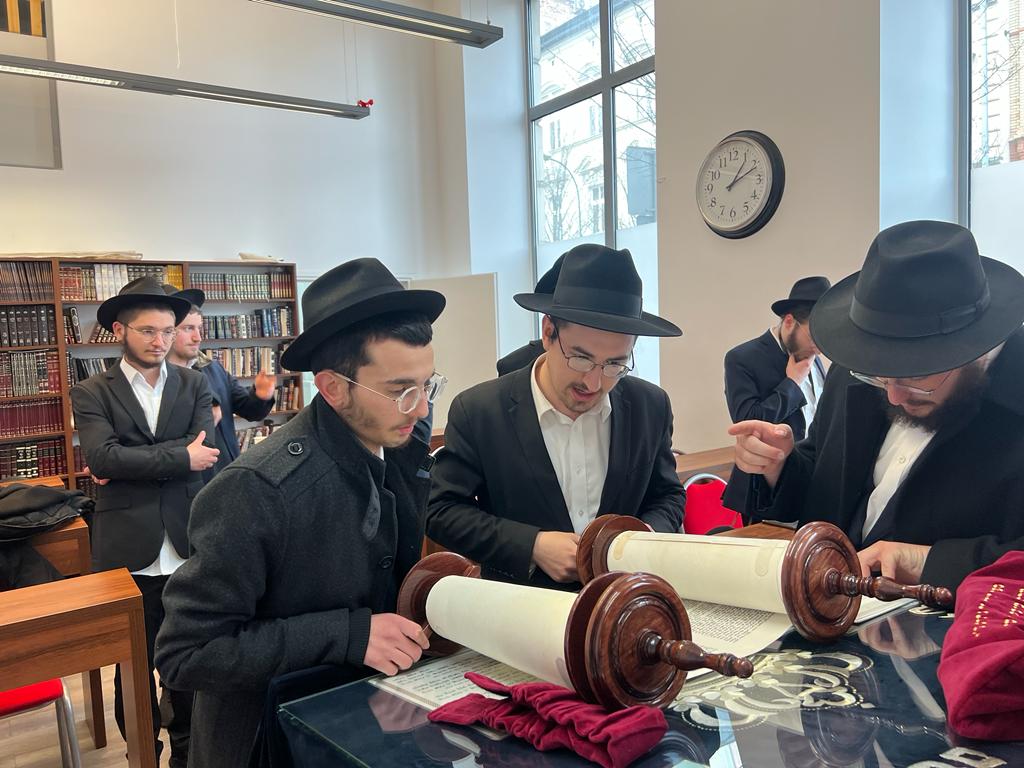 RovingRabbis's tweet photo. Roving rabbis in Kraków Poland made a special thanksgiving blessing for safe travels by the Torah customarily said when going overseas, joining the other Rabbis who chose to spend their holiday in remote locations bringing the joy of Passover wherever a Jew might be. https://t.co/hm62IV1qT9