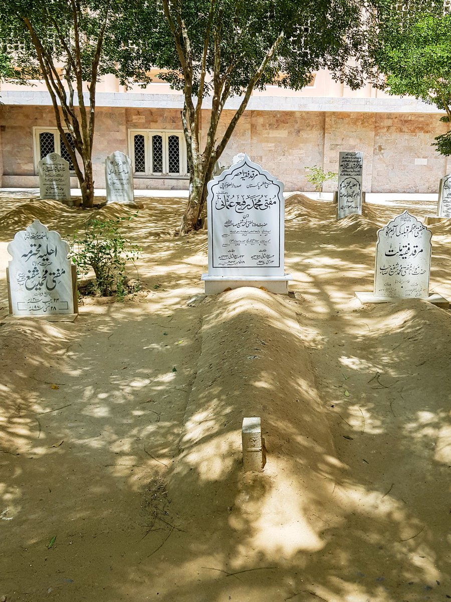 DrTalhah's tweet photo. The resting place of Mufti Muhammad Rafi Usmani - between the grave of his mother and his illustrious father, Mufti Muhammad Shafi - at Darul Uloom Karachi's 'old cemetery' 
رحمهم الله https://t.co/rsK3tTu5nz