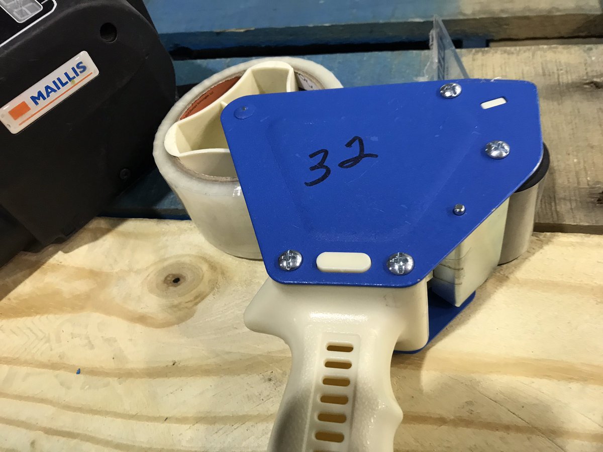 K2RocksSTL's tweet image. Rollin' thru Tuesday with a @BobbyPierce32 state of mind at work with this tape gun. #RefuseToLose #DoWork