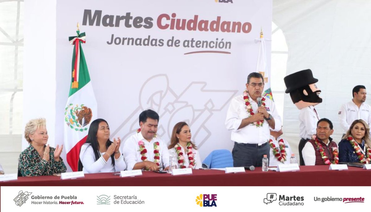 SubseObligaPue's tweet photo. Durante el primer #MartesCiudadano itinerante, en el municipio de Tepeaca, el gobernador @SergioSalomonC refrendó su compromiso de mantener un gobierno cercano para beneficiar a las y los poblanos de ésta región. 1/2 https://t.co/AcOmT4NaL3
