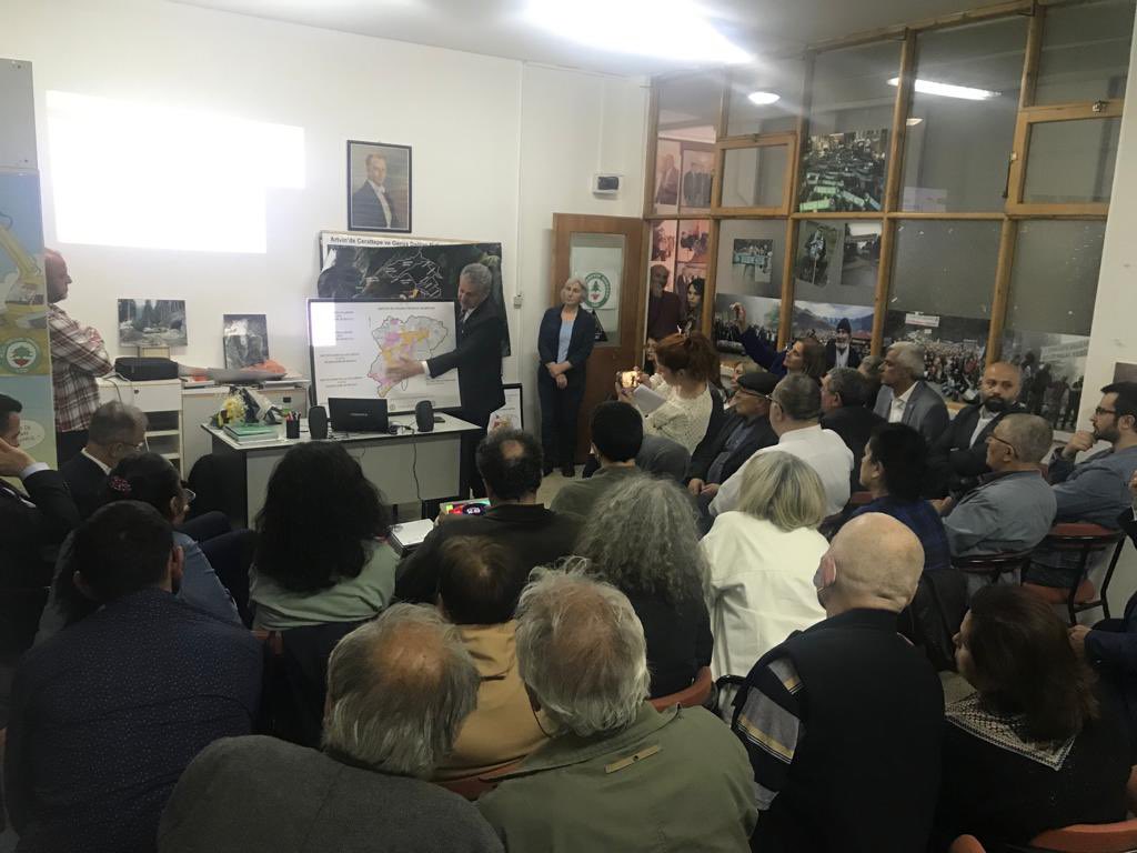 Ardanuç Salınbaş altın madeni projesine karşı, Yeşil Artvin Derneği’nde düzenlenen bilgilendirme toplantısına katıldık.

Artvin’de doğayı ve yaşamı savunacağız! 

<a href="/yesilartvinder/">Yeşil Artvin Derneği / Green Artvin Association</a>