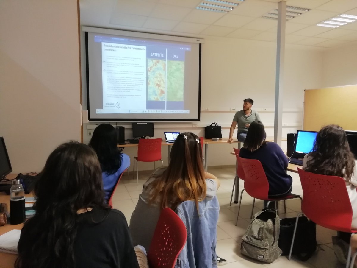 geo_jrc's tweet photo. Introducing drones, machine learning and remote sensing. Learning from @Terraset_esp with Guillermo and Lorena @IGSADABYRONUMA @PepeDamianRS in GIS course of environmental sciences @CanalUGR @gradogeo_ugr #EGEMAP Next Friday to @Casabermeja_Ayt to flight @DJIGlobal @pix4d https://t.co/BUFN0NV1Q5