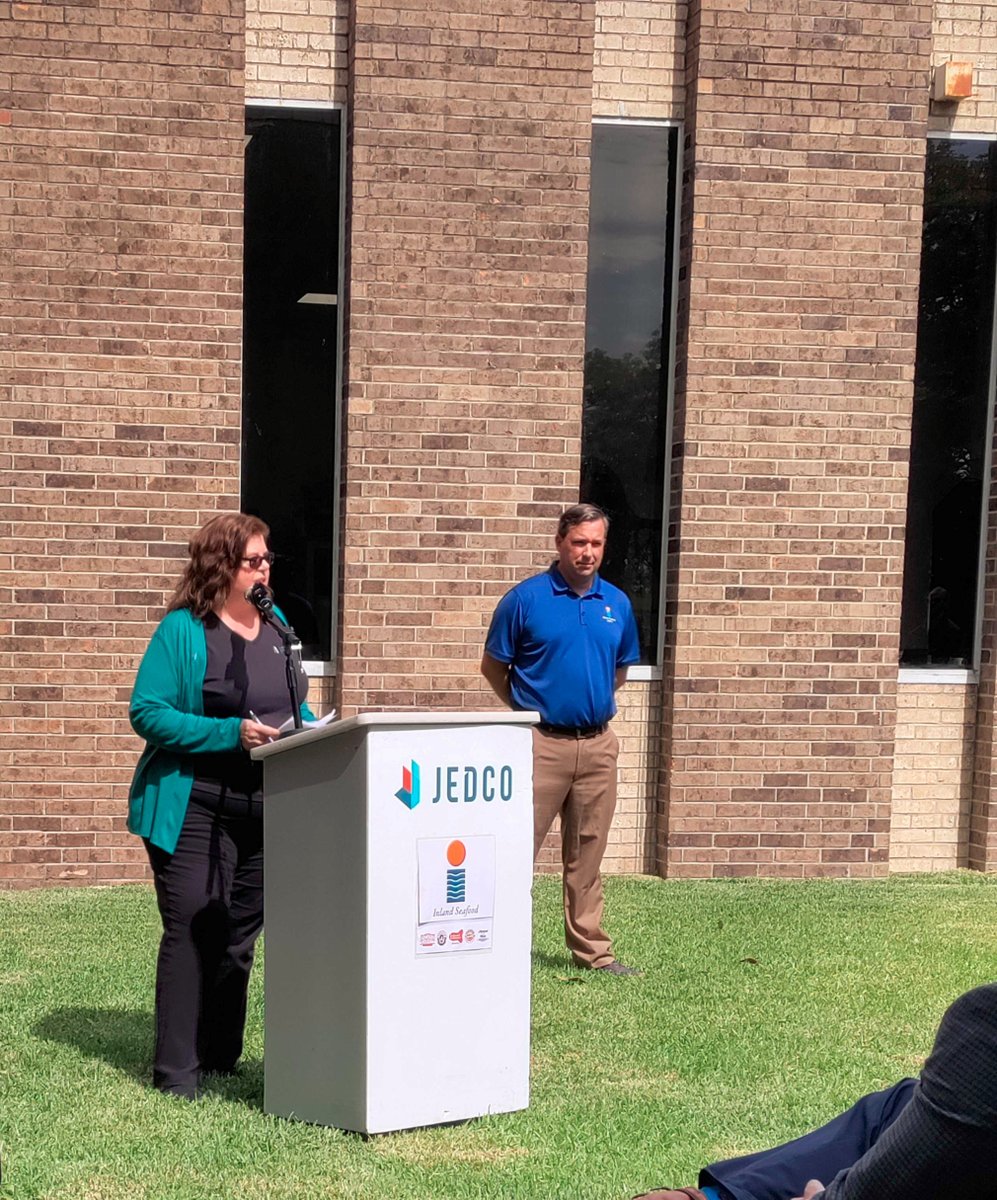 JEDCO_News's tweet photo. Today we celebrated the grand opening of @inlandseafood new facility located in Elmwood! Inland is the largest seafood distributor in the Southeast with over 45 years of providing quality seafood. The 100% employee owned company will be bringing 55 jobs to #JeffParish. https://t.co/GVO4MJkU06