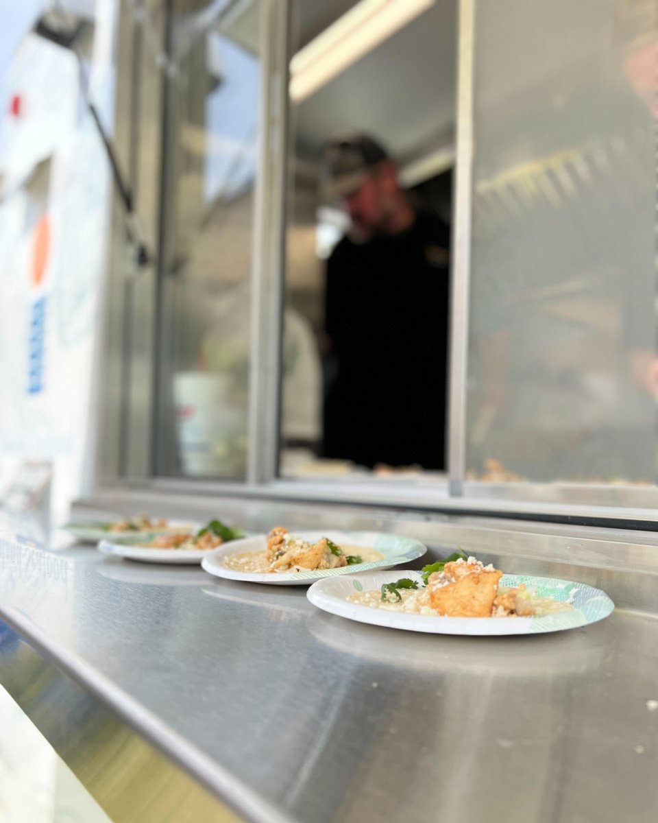 JEDCO_News's tweet photo. Today we celebrated the grand opening of @inlandseafood new facility located in Elmwood! Inland is the largest seafood distributor in the Southeast with over 45 years of providing quality seafood. The 100% employee owned company will be bringing 55 jobs to #JeffParish. https://t.co/GVO4MJkU06
