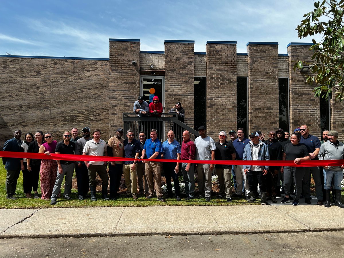 JEDCO_News's tweet photo. Today we celebrated the grand opening of @inlandseafood new facility located in Elmwood! Inland is the largest seafood distributor in the Southeast with over 45 years of providing quality seafood. The 100% employee owned company will be bringing 55 jobs to #JeffParish. https://t.co/GVO4MJkU06