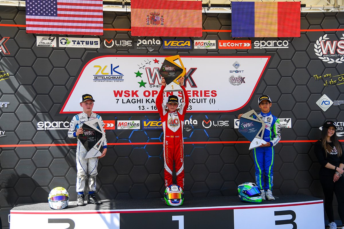 eKartingNews's tweet photo. ICYMI: USA driver @KeelanHarvick drove to runner-up finish in Mini category at @WSKPromotion Open Series event at 7 Laghi Kart International Circuit in Italy.
https://t.co/3FCxczdmVu
#WSK #WSKOpenSeries #Mini #MiniU10 #X30Senior #X30Junior #karting https://t.co/iMsng5eSUP