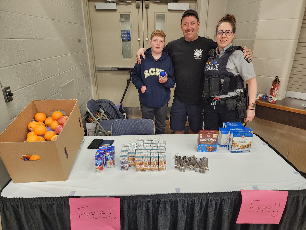 TLFCS's tweet image. Get ready for a day of fun, sports, and snacks! The Vancouver Bandits teamed up with Langley School District #35, @tlfcs, @langleyschooldistrictfnd, @encompasssupportservices, and @twuspartans for an amazing Play Day tournament. Special thanks to BERRY!