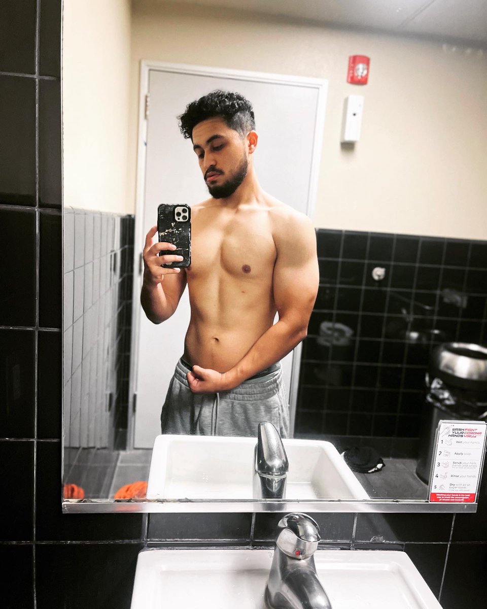 Iramirez33's tweet photo. Meh.. needs work 🙃 https://t.co/Pet8IEZaxT